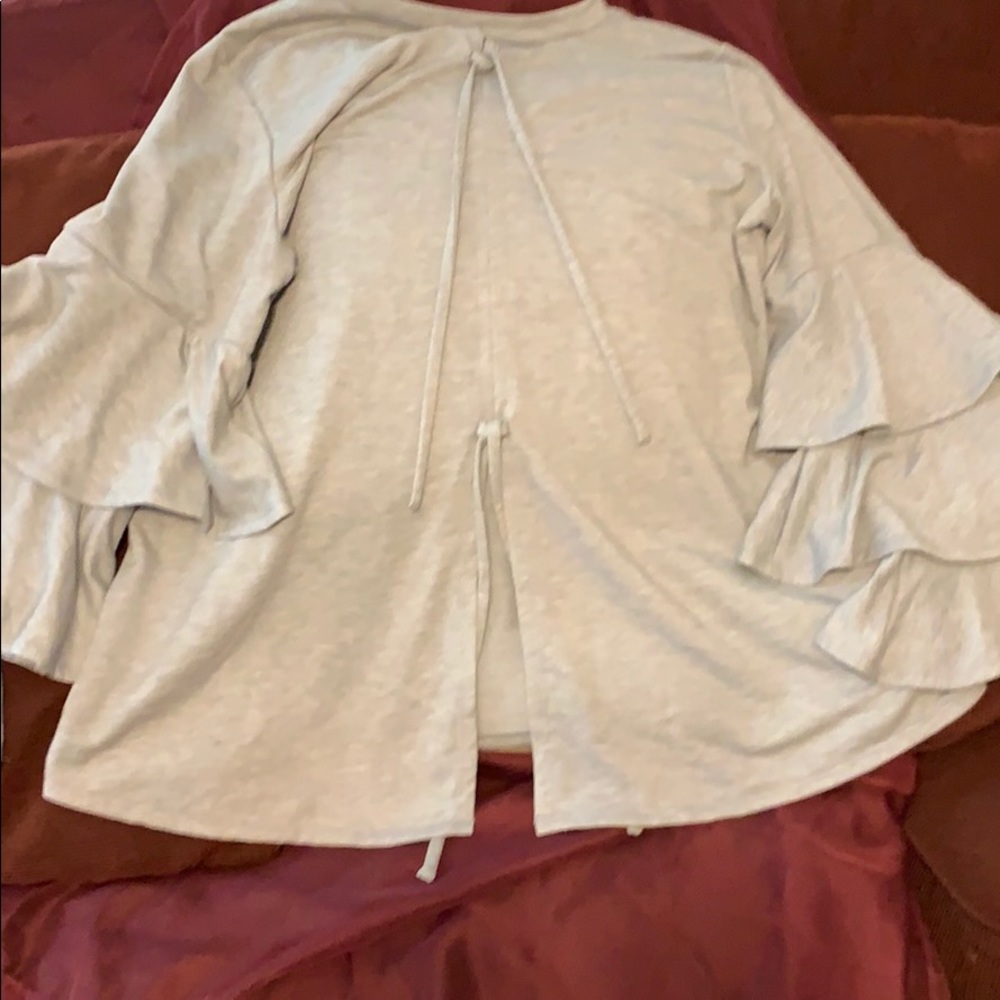Belle arm split back top - Picture 3 of 4